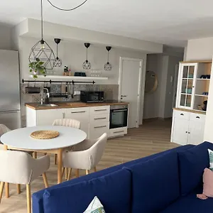 https://casa-aguamarina-1.in-canary-islands.com